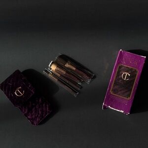 Charlotte Tilbury Magic 4 Pcs Travel Size Makeup Brush Set. Damaged Box